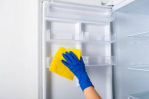 Como limpar a borracha de geladeira?